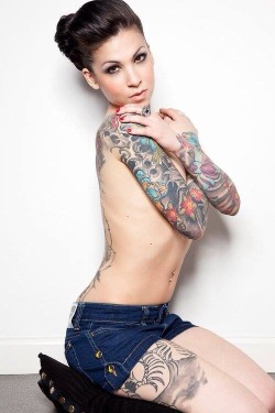 itattoobabes:  girl tattoo