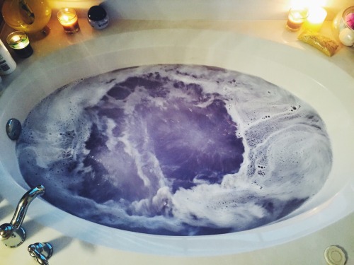 lilnegirl:  megastew:I can’t stop bathing. Tonight my water turned purple. 🔮😊  Me right now, only my water is pink.💗