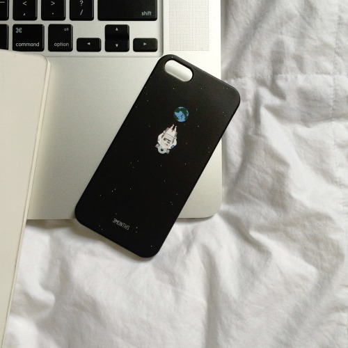 www.3months.co.kr instagram @hoong0 @baeaki @3monthsshop UNIVERSE CASE