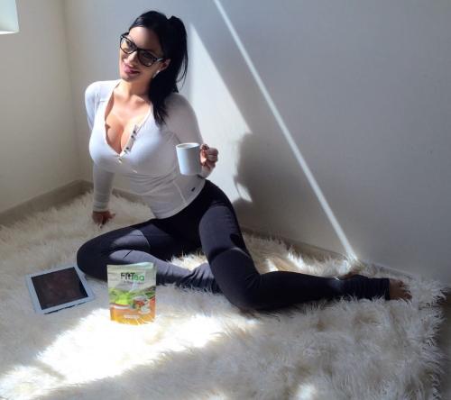 XXX The best way the start everyday is with @fittea photo