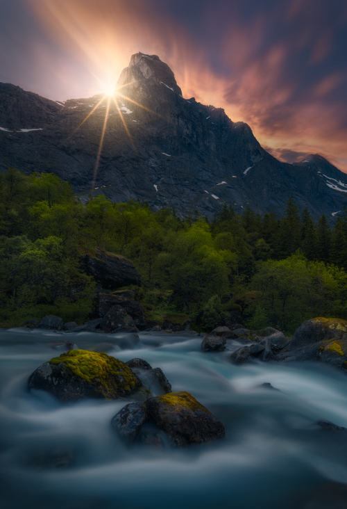 etherealvistas:Giants of the Earth (Norway) byOle Henrik Skjelstad || Facebook