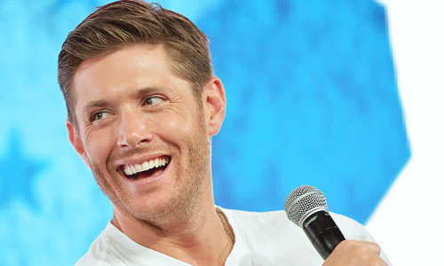 dancewithmejensen:  Nerd HQ // Comic Con 2014 x 