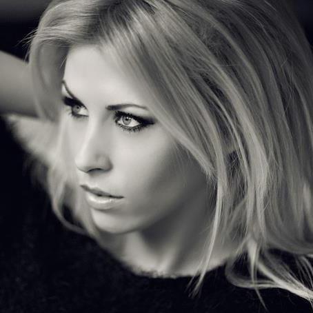 femmefan:  Thank you to each of my 50,000 femmefan followers…I love you! 
