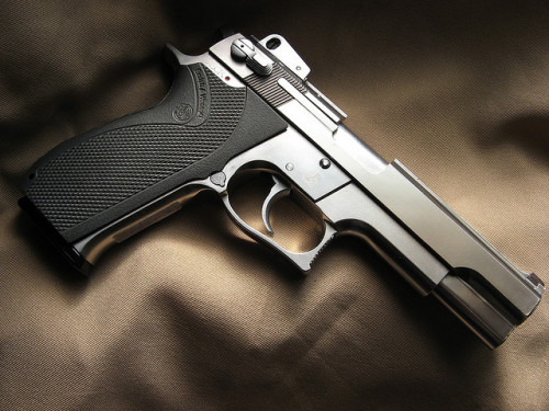 45-9mm-5-56mm:  everydaygun:  SMITH & WESSON  MOD 4506 by no.2185 on Flickr.Oh God This Ones Even Sexier!      (via TumbleOn)