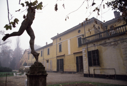 barcarole: Verdi’s museum in Busseto, his hometown, 1983. Photos by Ferdinando Scianna.