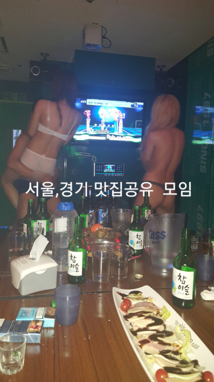 tumb-korea-sexy9: 매주 금,토,일 초대구해볼게여~ 커플우선이고, 초대남(여) 이여~ 간단한 프로필 나이 신장등등이랑~  외모사진, 꼬추사진도 보내주세여~  너무 들이