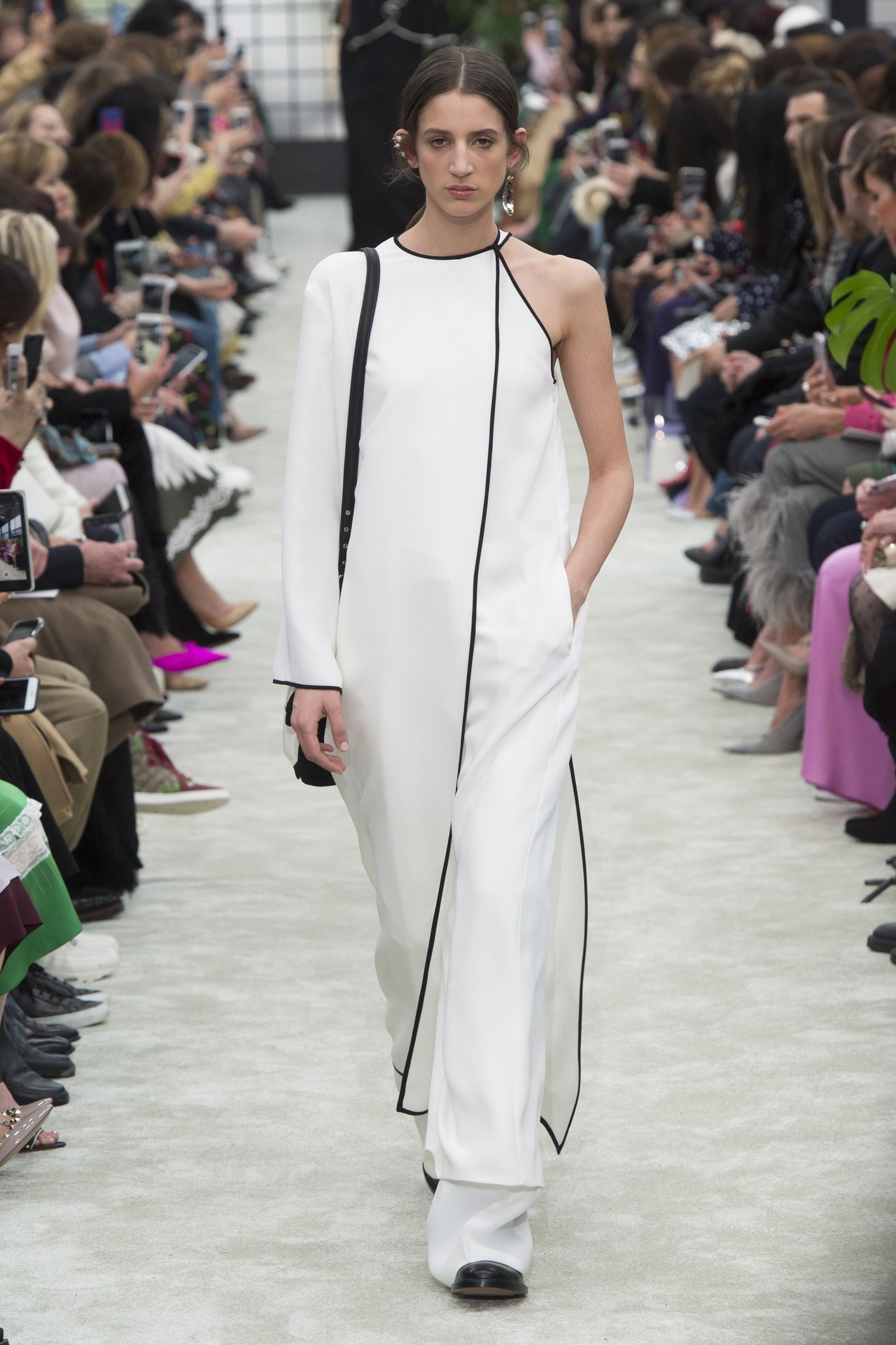 fashionalistick: VALENTINO Fall/Winter 2018 collection PARIS FASHION WEEK 