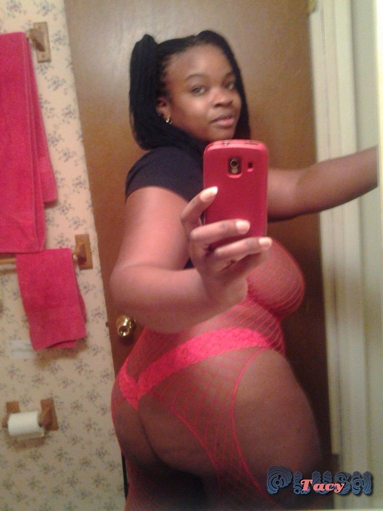 gurillaboythamane:  tacyplush:  Damn, here’s more of #AssWednesday and also a great