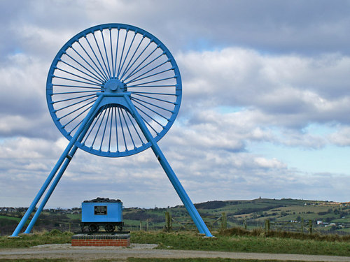 Apedale Pit Wheel, near Alsagers Bank, Staffordshire - with coal truck memorial to the miners of Nor