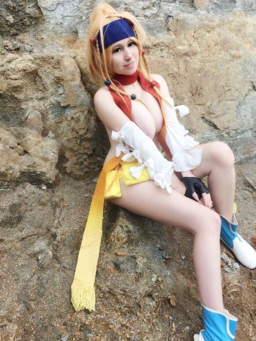 usatame:  Had so much fun shooting Rikku today! It was worth climbing the rocks to get the photos!!! ❤️❤️❤️ the photos are awesome can’t wait till I can release them! Here are some behind the scene phone pics in the meantime ❤️❤️❤️