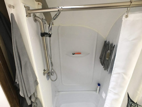dreamhousetogo:The Tiny Shiny Home