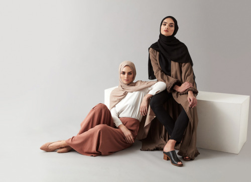 Effortless sophistication - Mocha Palazzo PantsWhite Classic TopWashed Sand Light Rayon Hijab- Vinta