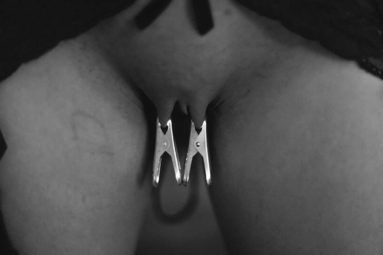 tdgpresents:  Keen eyes will notice the little note msdarker sent me, via on-her-knees-to-please’s
