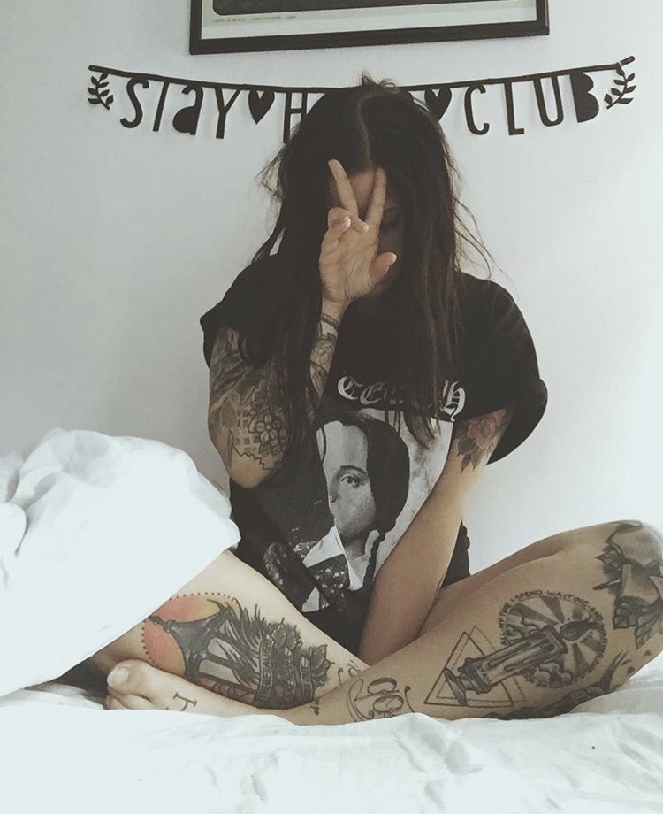 torileighhall:Instagram: cinxtonic