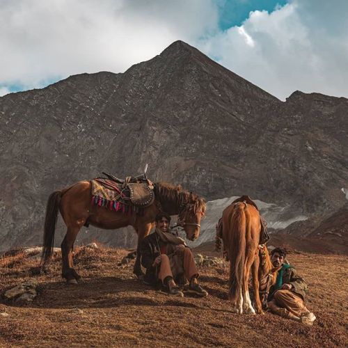 // Them badass boys of Ratti Gali. #PiruSaeinTravels bit.ly/2WktrTi