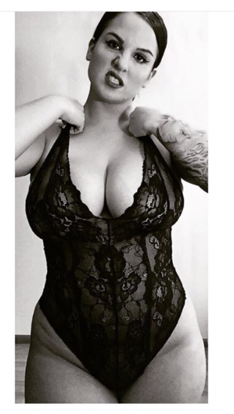 foxybbws:Click here to bang a local BBW. Registrations open for a limited time!