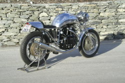 Shari-Vari:  Egli Vincent 