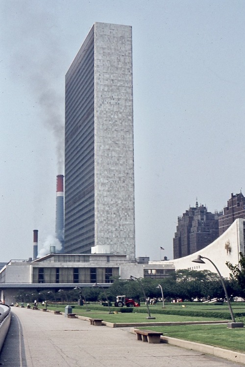 United Nations, New York, 1969. Love the belching smokestacks just beyond the iconic building!