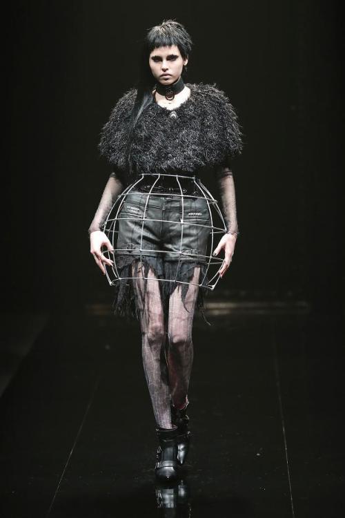 poisoned-apple:  - ALICE AUAA // Fall-winter 2013-2014 - 