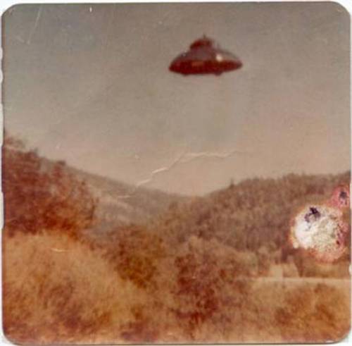 ufo-the-truth-is-out-there:U.F.O Sighting June 10, 1964 USA