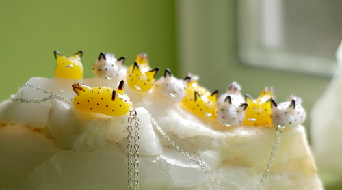 indolentjellyfish:I finally made some Sea Bunnies! I love how translucent the yellow ones are, it lo