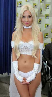 cosplaysleepeatplay:Emma Frost