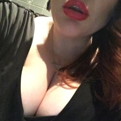 slutwife-happylife:  My night out with the girls.