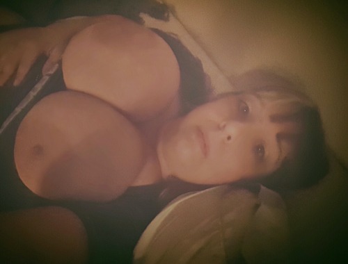 ladiesoftexas2:  Another great topless Tuesday submission.