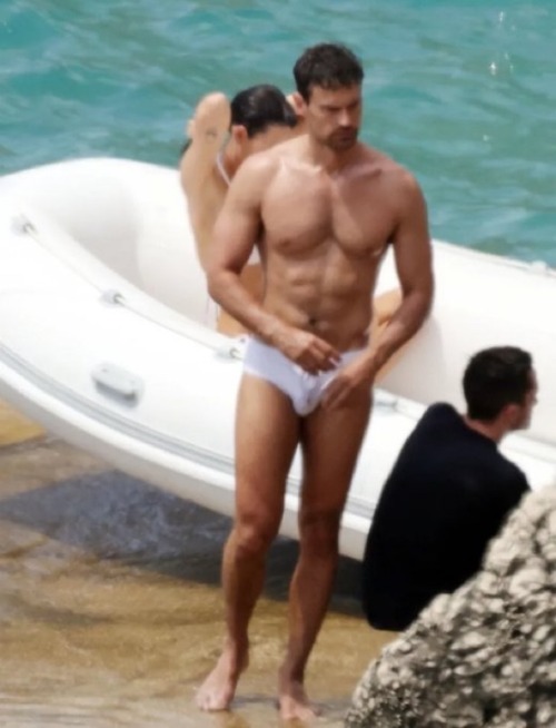 Lawd. Hes So FINEEEEE
