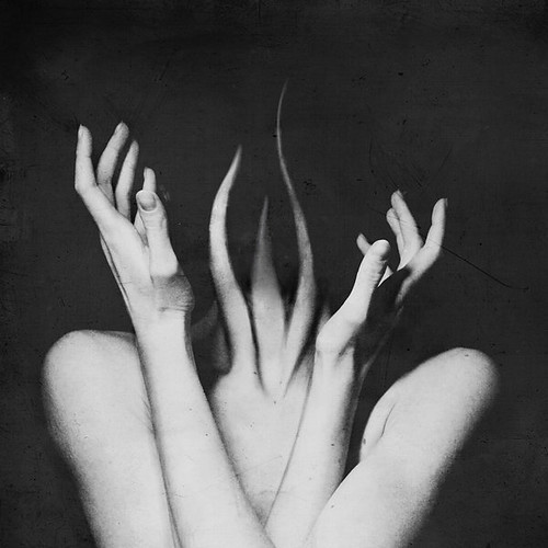 dance-0f-deathh:  ✖ soft macabré blog ✖