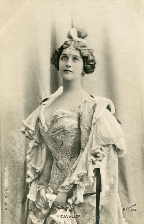 Vintage French photo postcard - miss Cavalieri - Reutlinger - 1900s