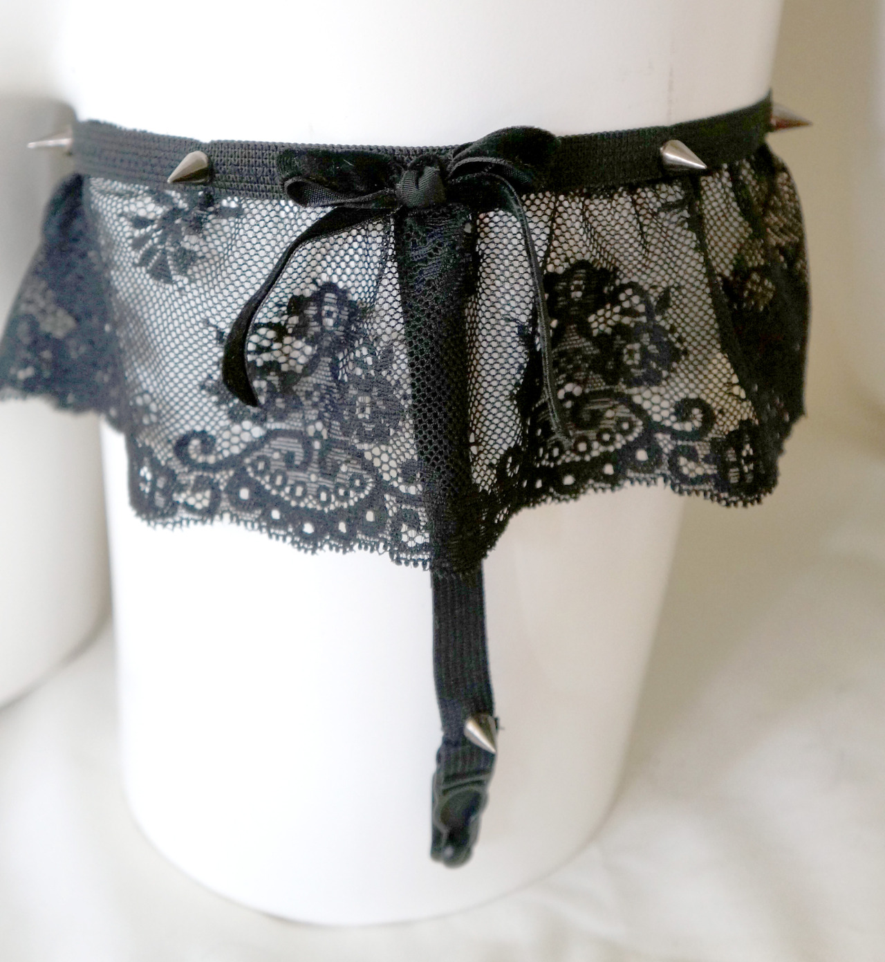 thecreepylittlegirl:  some black garters available at creepylittlegirl 