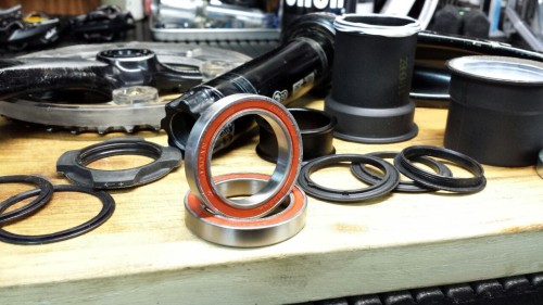 takebow-tune: SPECIALIZED “DEMO-8” ‘HAMACHI’ use custom. Bottom bracket replacement construction.