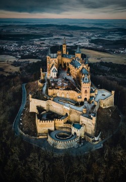 utwo: Hohenzollern Castle Germany © tom juenemann 