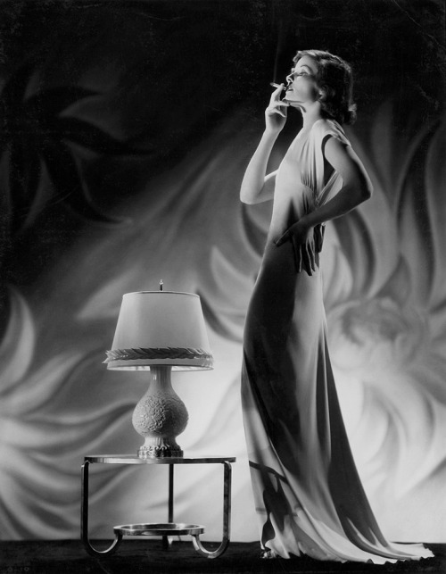 wehadfacesthen: Katharine Hepburn in a 1932 photo by Ernest A. Bachrach