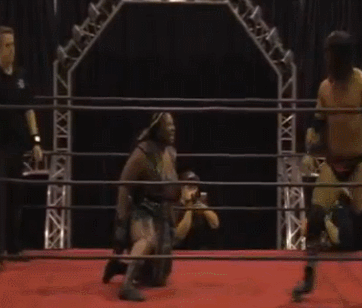 perversionsofjustice:  surfing-nimbus: NWA Midwest (2010)Amazing Kong vs. Tyler Black  YESSSSSSS this is what the world needs…more of this
