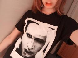 kyaryy-pamyuu-pamyuu:  (15/08 23:14) J’ai acheté le T-shirt Manson!