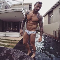 hotfamous-men:  Francois Hougaard