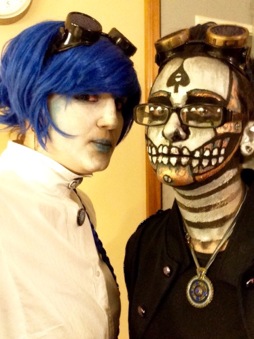 wibblywobblytime-ywimey: Working on this here robot! Me and the lovely spookydefyinghair in our SPG 