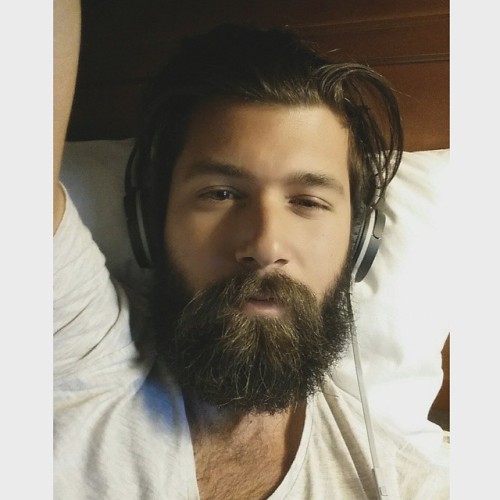 beardburnme:  “#goodmorning world ! ready to rock this day listening to some great music.  Today’s mood : Fink - green and the blue ! .  What are you listening to ?” by @fracrox on Instagram http://ift.tt/1U4xgSK