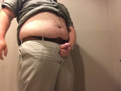 bigmenarebest:  billybaer:  Tummy Tuesday!  Fuck yes! 