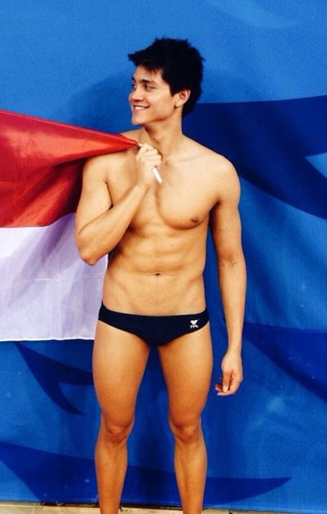 merlionboys:  SEA Games Opening ceremony later today! Good luck to all athletes representing Singapore! [Part 1 | Part 2] http://merlionboys.tumblr.com/ 