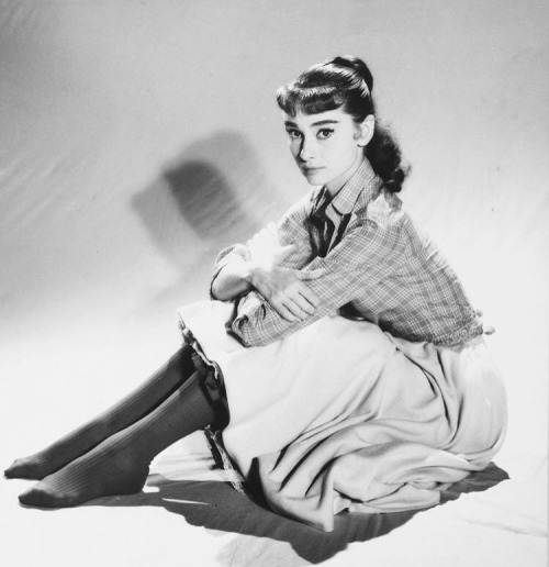 elegantaudrey:Audrey Hepburn photographed by Pierluigi Praturlon at the Cinecittà Studios in Rome, I