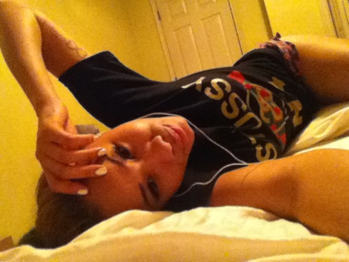 crimsonkinghgf:  Pretty Redd…  Pirdy!Submit @str8forts@yahoo.com, Reblog, like, follow…  http://1moreburpee.tumblr.com