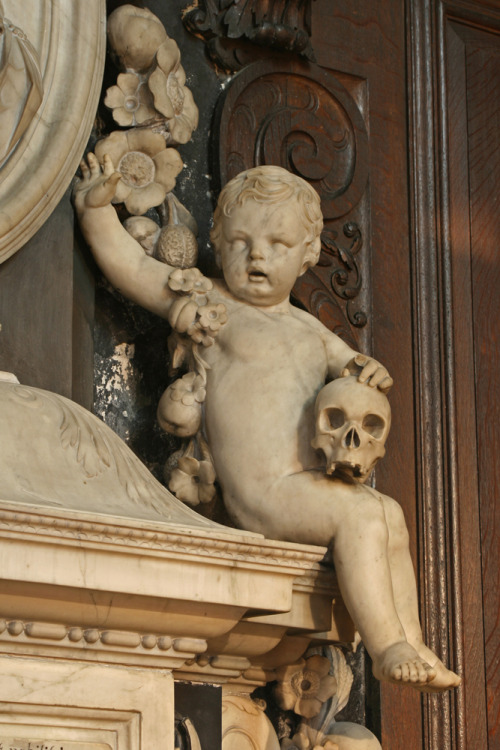 Putto with skull, on Memorial to Lady Joanna Thornhill, 1708.