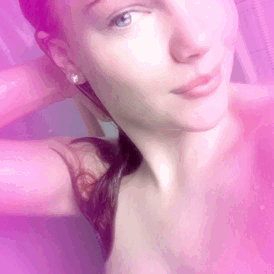 yourlittleredhead:  Shower kisses