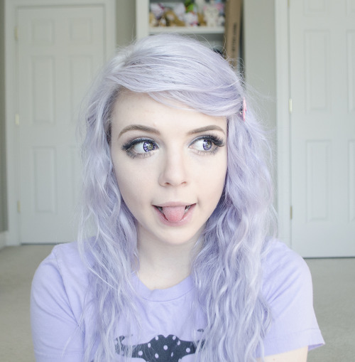 arachnocat:  i was sooo purple in these photos. Lens review links below: Youtube video Blogspot post 