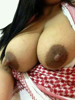 Love the big brown nipples.