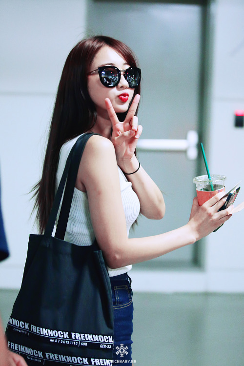 Kyungri - BAGS1.  FREIKNOCK TOTE BAG: x /  30,100원 2.  JOYRICH (15-401-92003): x /&nb