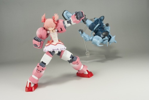 plamoprincess:   Madoka Magica ☆ Titus by higitsune  Made with Gundam AGE-1 Titus and Madoka Ka
